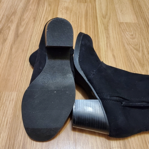 Heeled booties - Picture 2 of 4